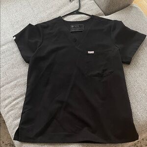 Figs Women's Black Short Sleeve V-Neck Top